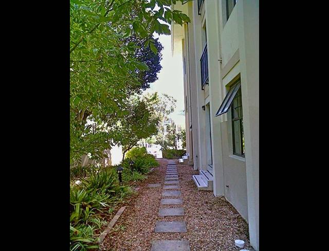 0 BEDROOM PROPERTY TO RENT IN RONDEBOSCH